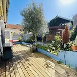 Maison Arcachon: Proche Centre, Plage Et Parc. Terrasse Ensoleillee, 2 Mezzanines, Animaux Acceptes. - Fr-1-433-101